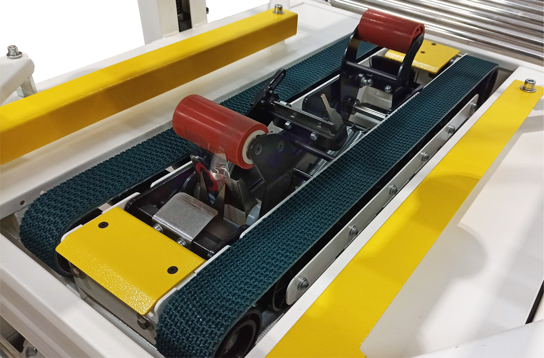 Máquina semiautomática para fita adesiva com tração superior e inferior CM552